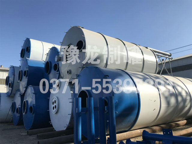 100-300吨散装水泥仓生产现场